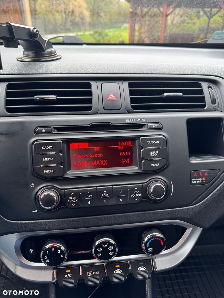 Kia Rio 1.4 crdi M - 9