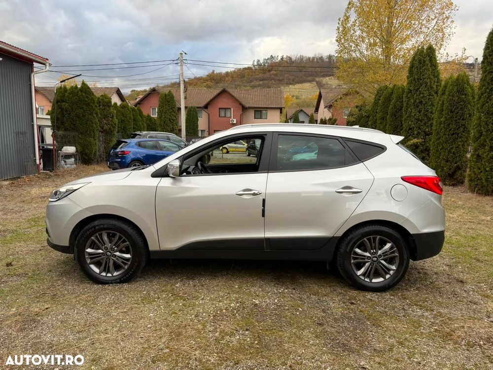 Hyundai ix35 2.0 CRDI 4WD Fifa World Cup Gold Edition - 5
