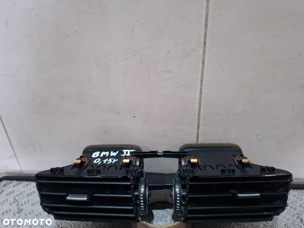 Kratki nawiewu w deskę środkowe BMW 2 F45 2015 rok nr 9262955 - 1