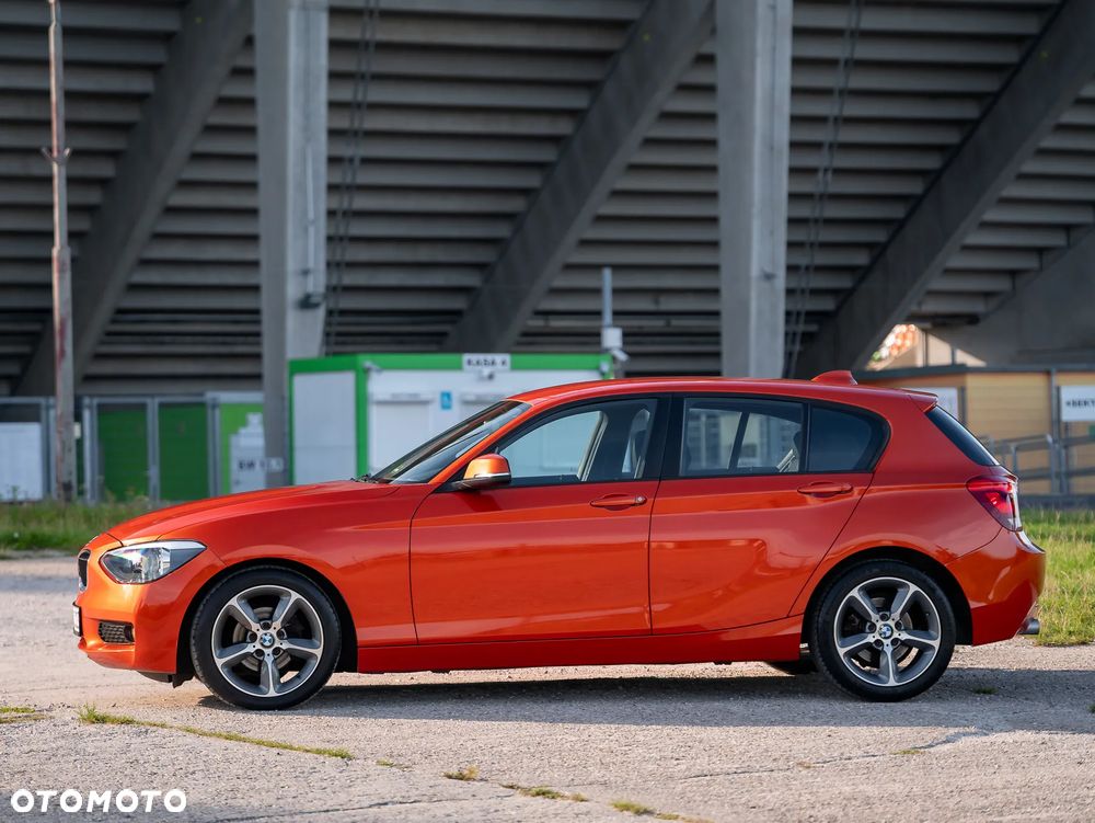 BMW Seria 1 116d DPF - 12