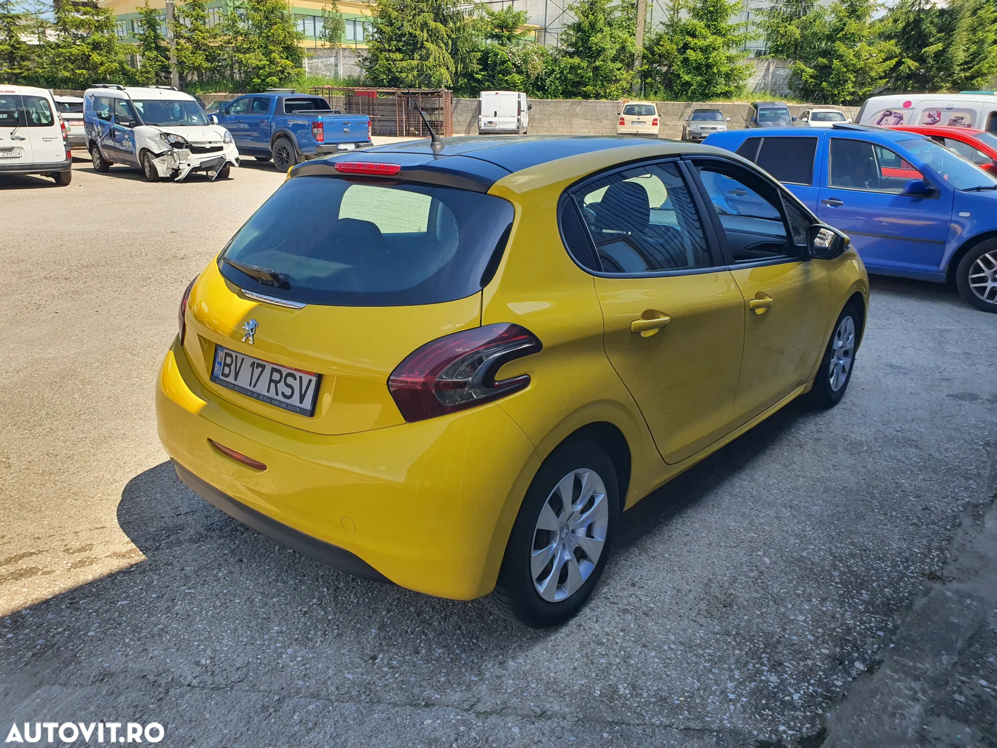 Peugeot 208 - 5