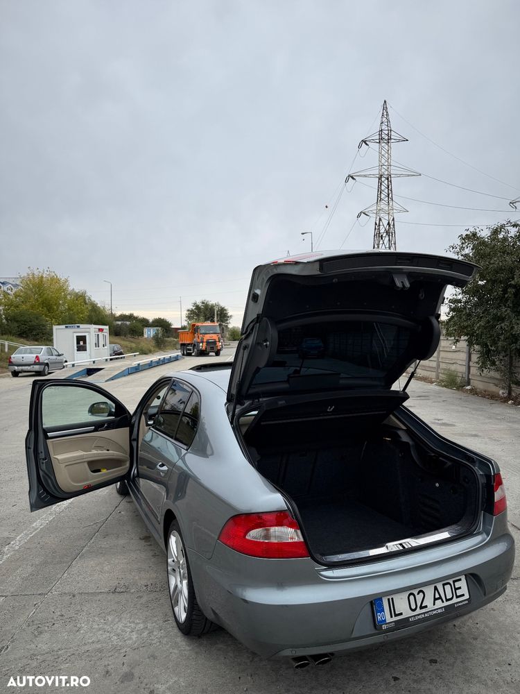 Skoda Superb 2.0 TDI DSG Ambition - 37