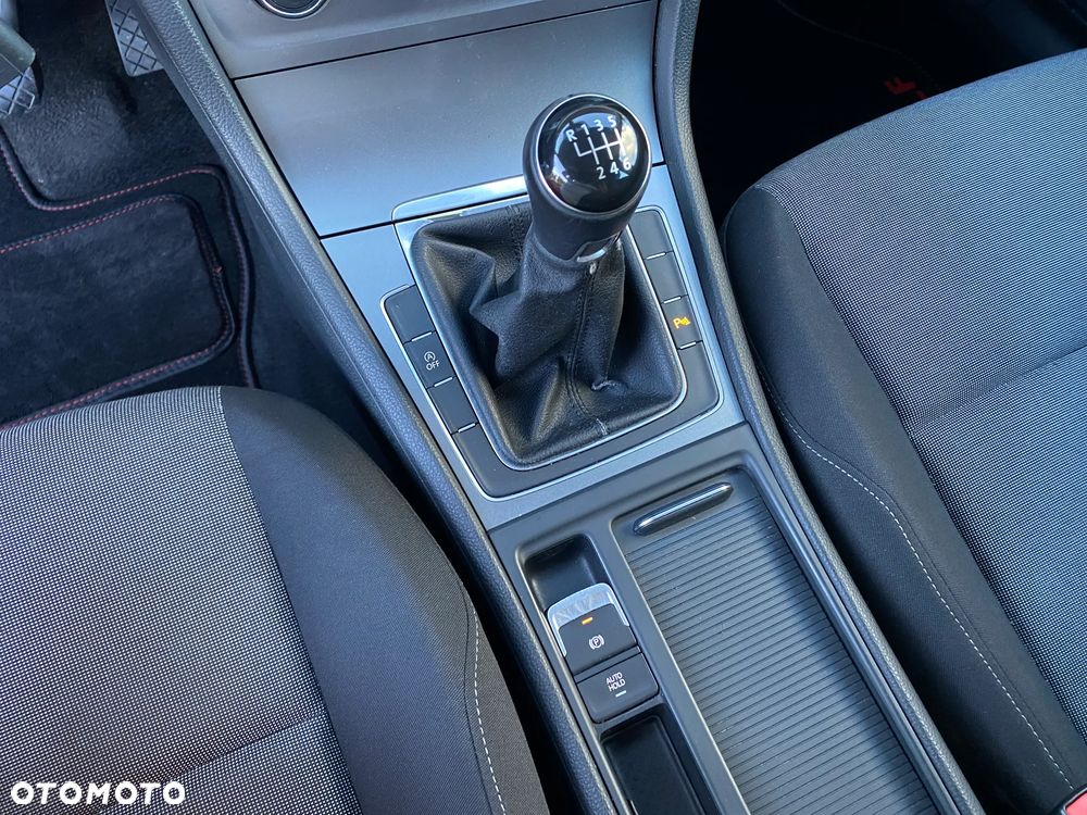Volkswagen Golf - 16