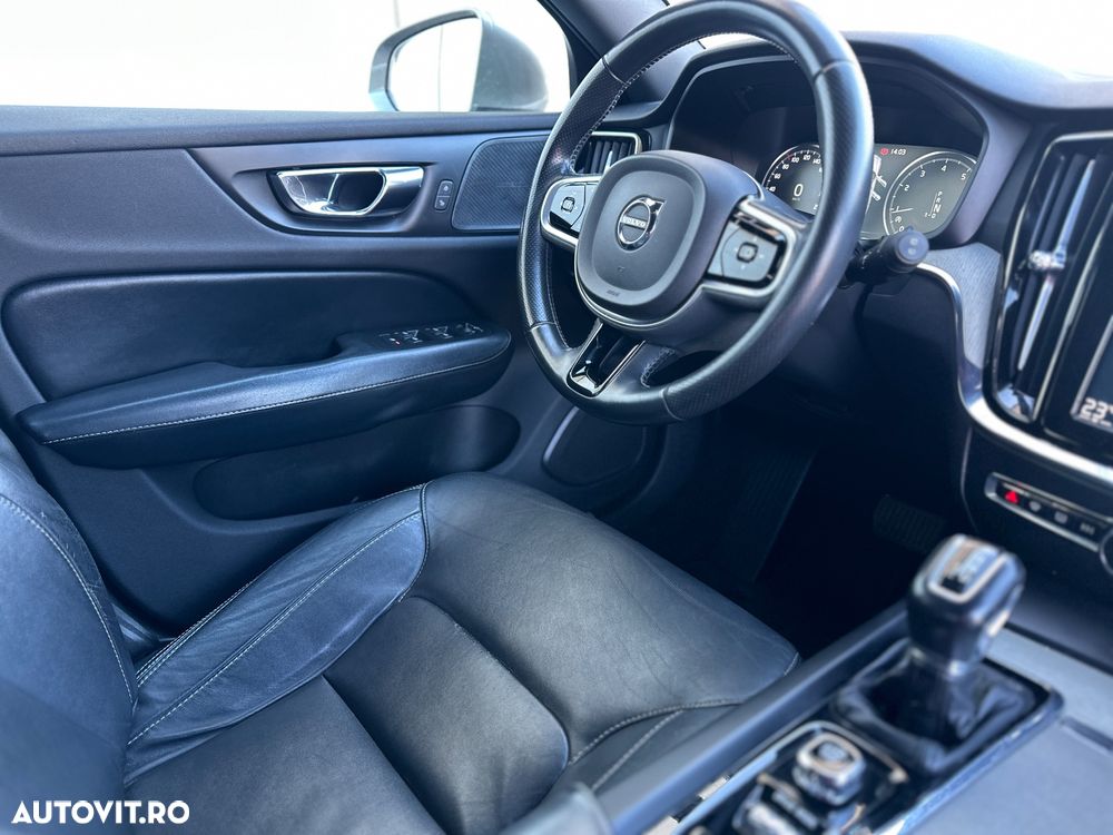 Volvo V60 T5 Geartronic Momentum - 33