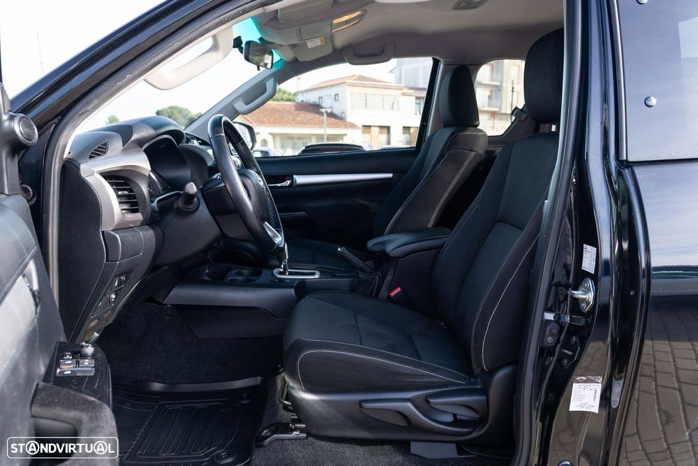 Toyota Hilux 2.4 D-4D 4WD CD Tracker S CA - 10