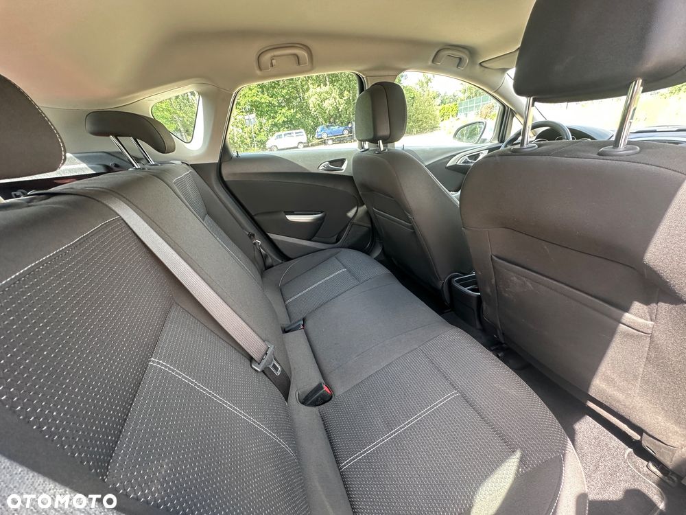 Opel Astra 1.6 Turbo Edition - 31