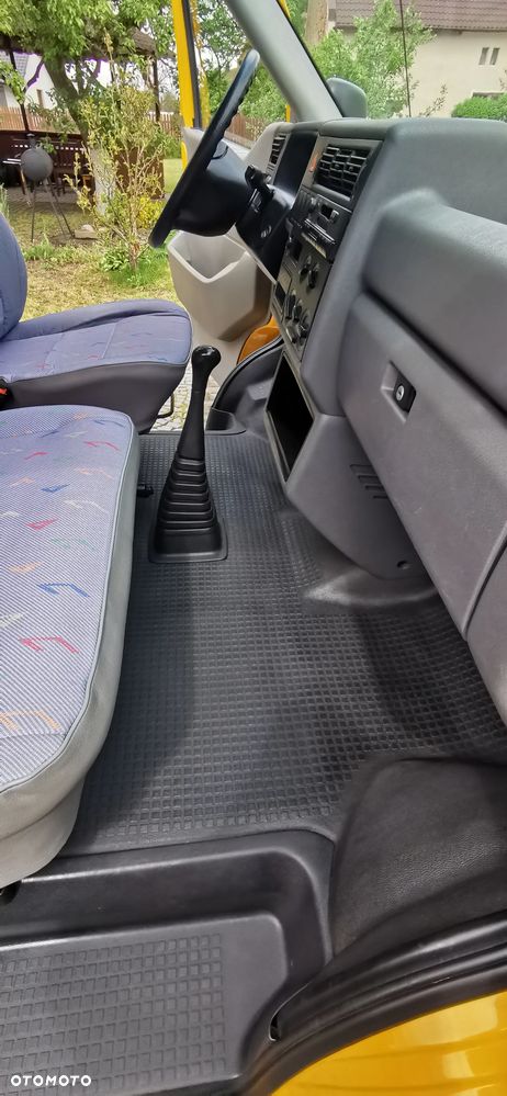 Volkswagen Transporter - 15