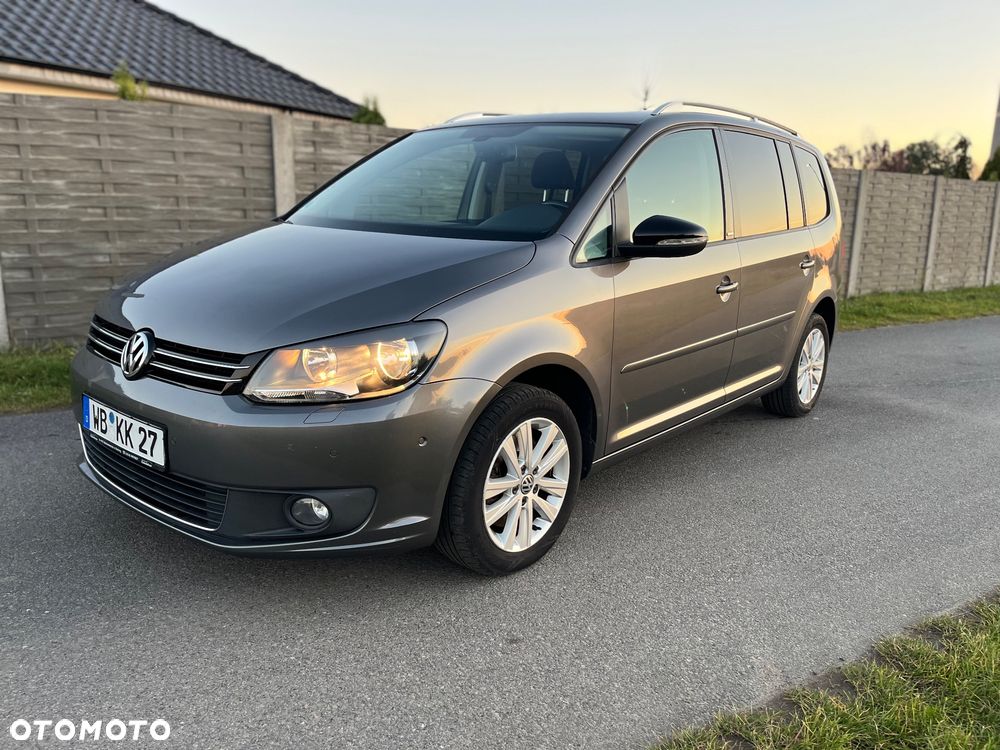 Volkswagen Touran 2.0 TDI DPF BlueMotion Technology DSG STYLE - 4