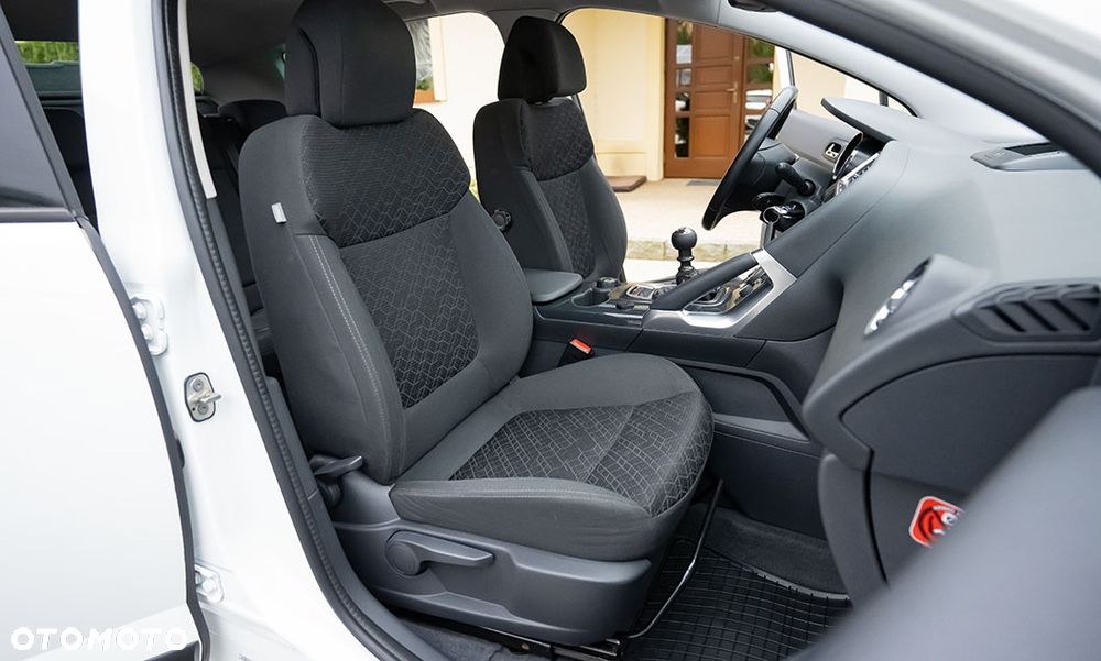 Peugeot 3008 HDi 115 Active - 28