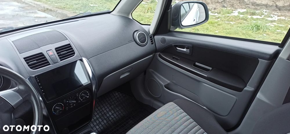 Suzuki SX4 - 11