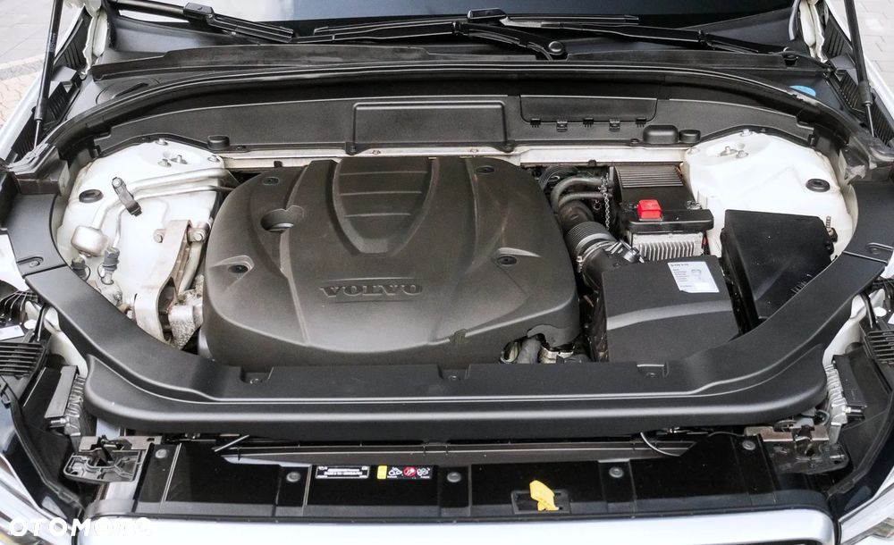 Volvo XC 60 D4 AWD Geartronic RDesign - 30