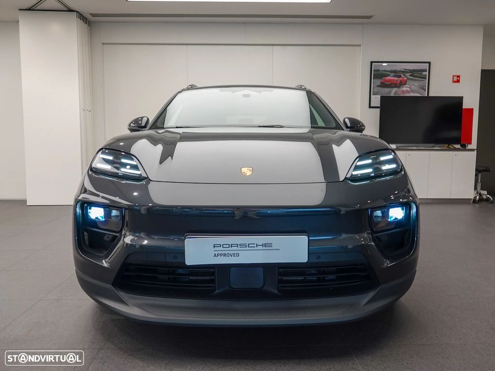 Porsche Macan Electric 4 - 12