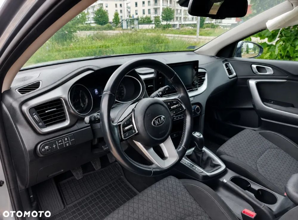 Kia Ceed 1.5 T-GDI M - 8