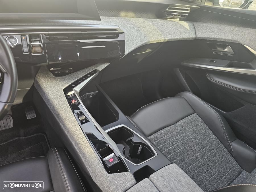Peugeot 3008 1.2 Hybrid Allure e-DCS6 - 18