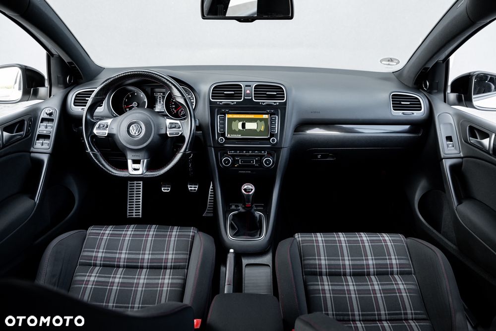 Volkswagen Golf 2.0 GTI - 28