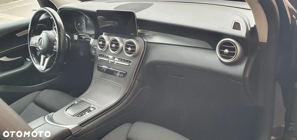 Mercedes-Benz GLC - 11