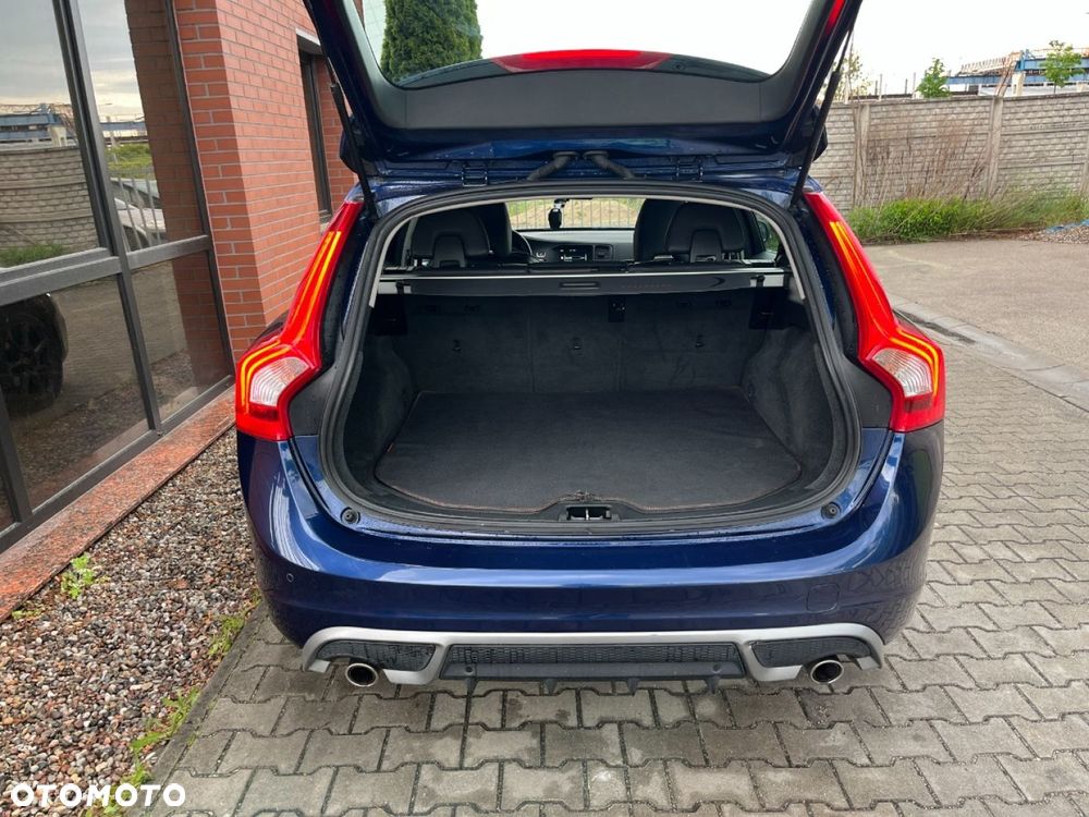 Volvo V60 D3 Summum - 25