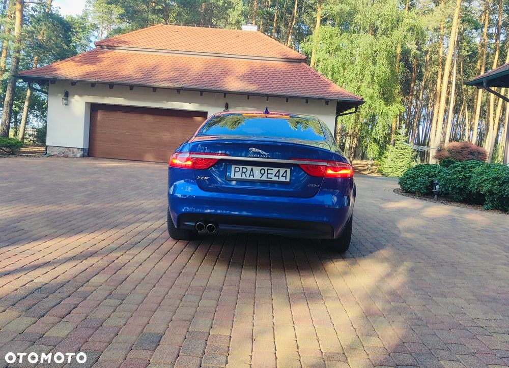 Jaguar XF 2.0 i4D R-Sport - 6