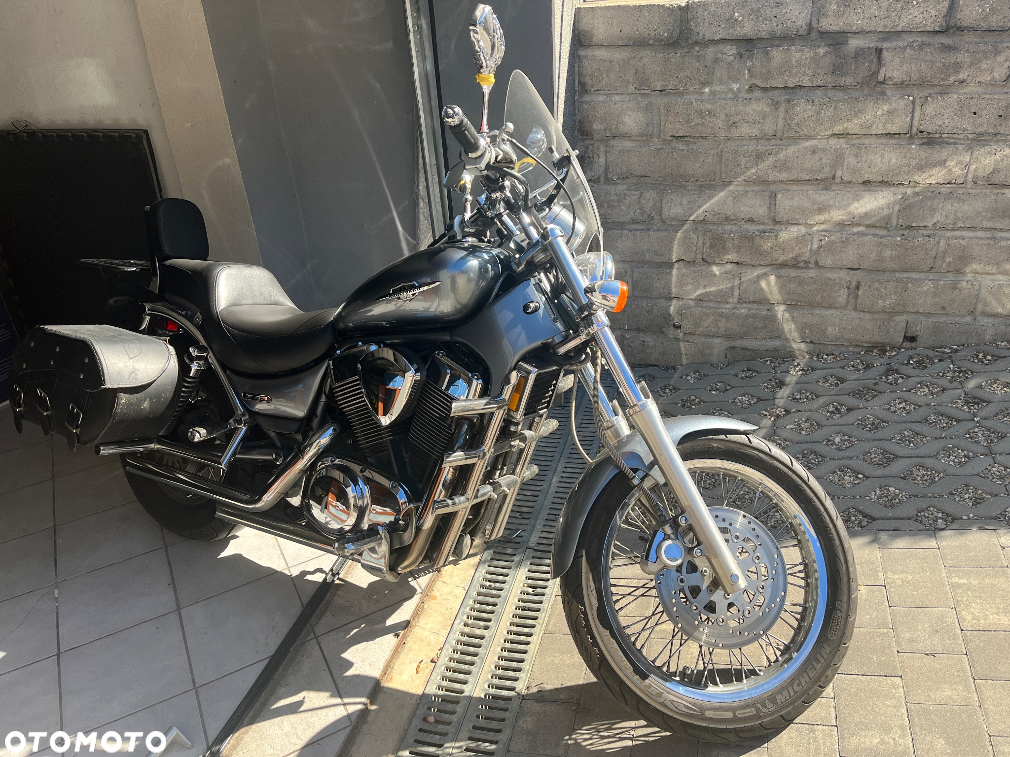 Suzuki Intruder - 6