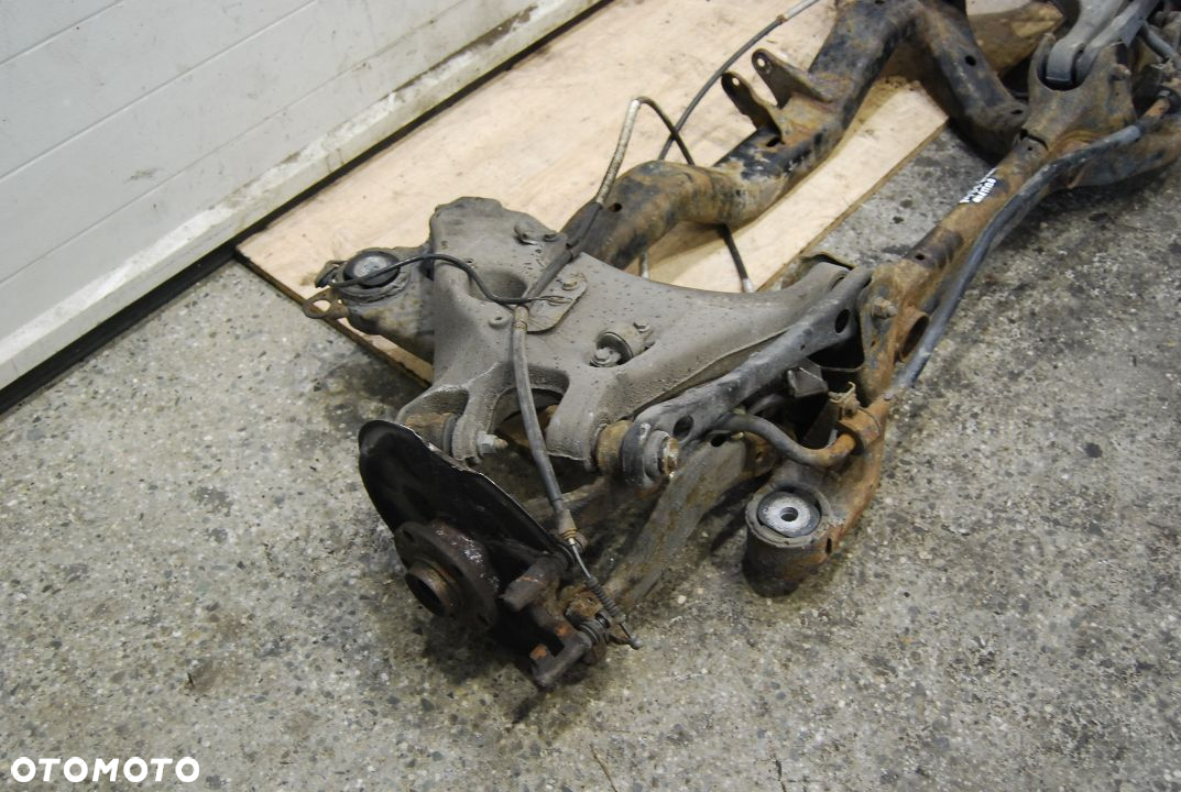 BELKA OŚ TYLNA AUDI A4 B6 2.5 TDI QUATTRO - 3