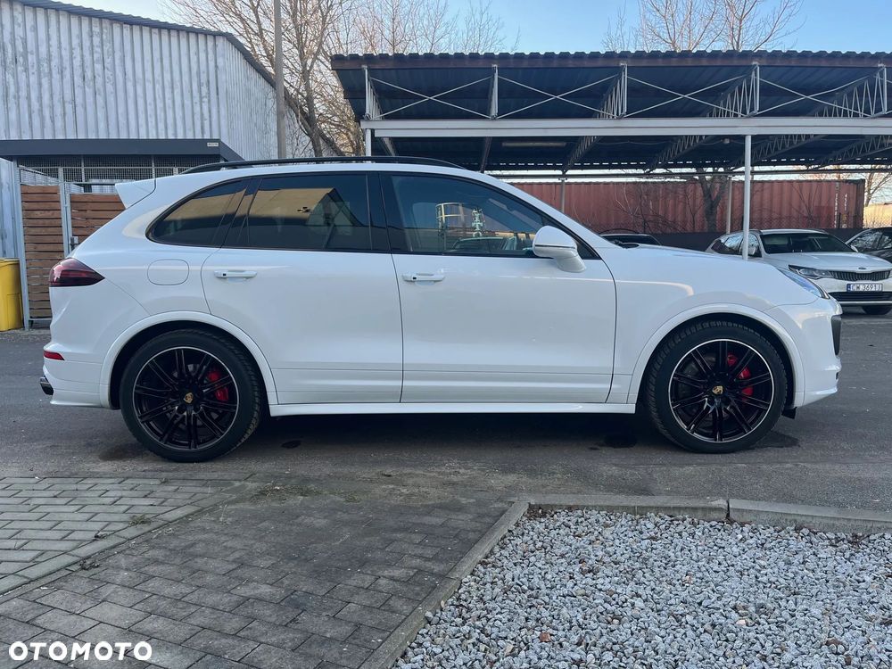 Porsche Cayenne Turbo - 6