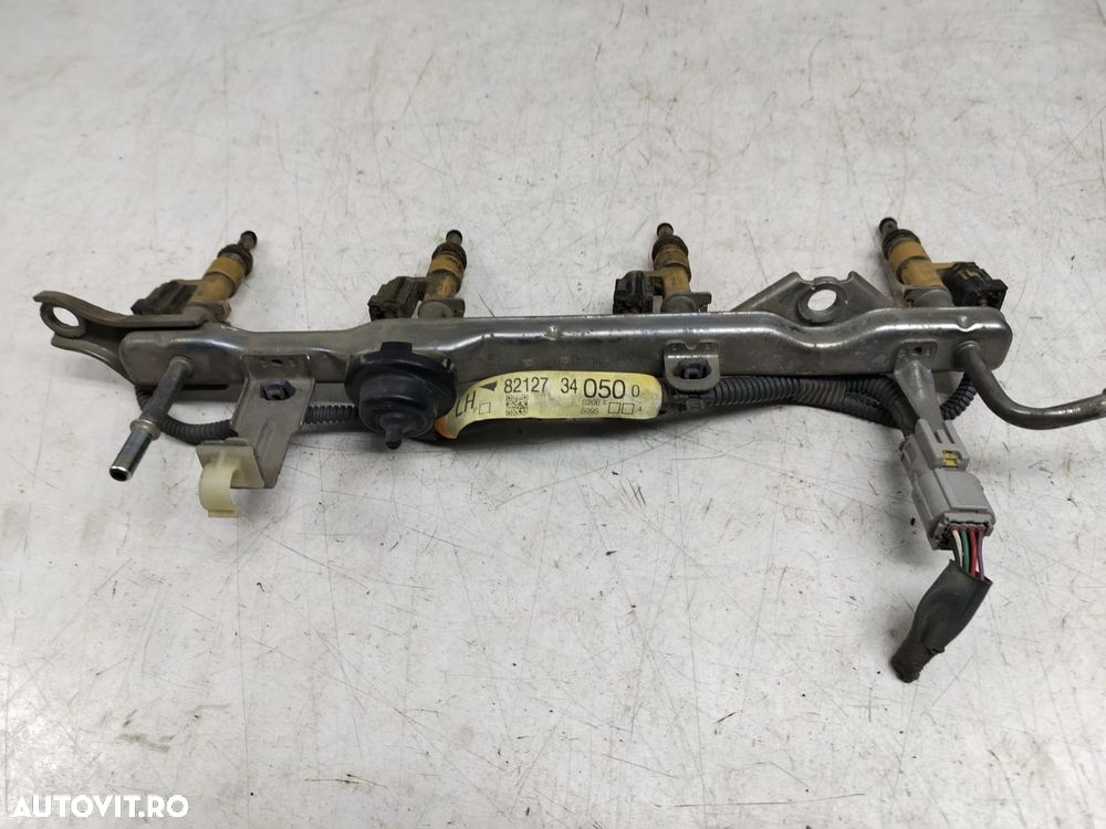 Rampa injectoare 4.6 benzina 1UR-FSE 82127340500 Lexus LS 4 [2th face - 1