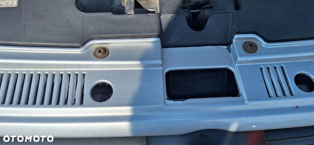 VW Polo 9N Lift 05- Zderzak Przód Przedni Kod Lakieru LA7W - 23