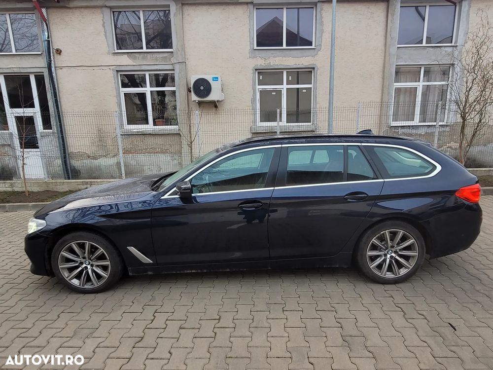 BMW Seria 5 520d Touring Aut. Luxury Line - 1