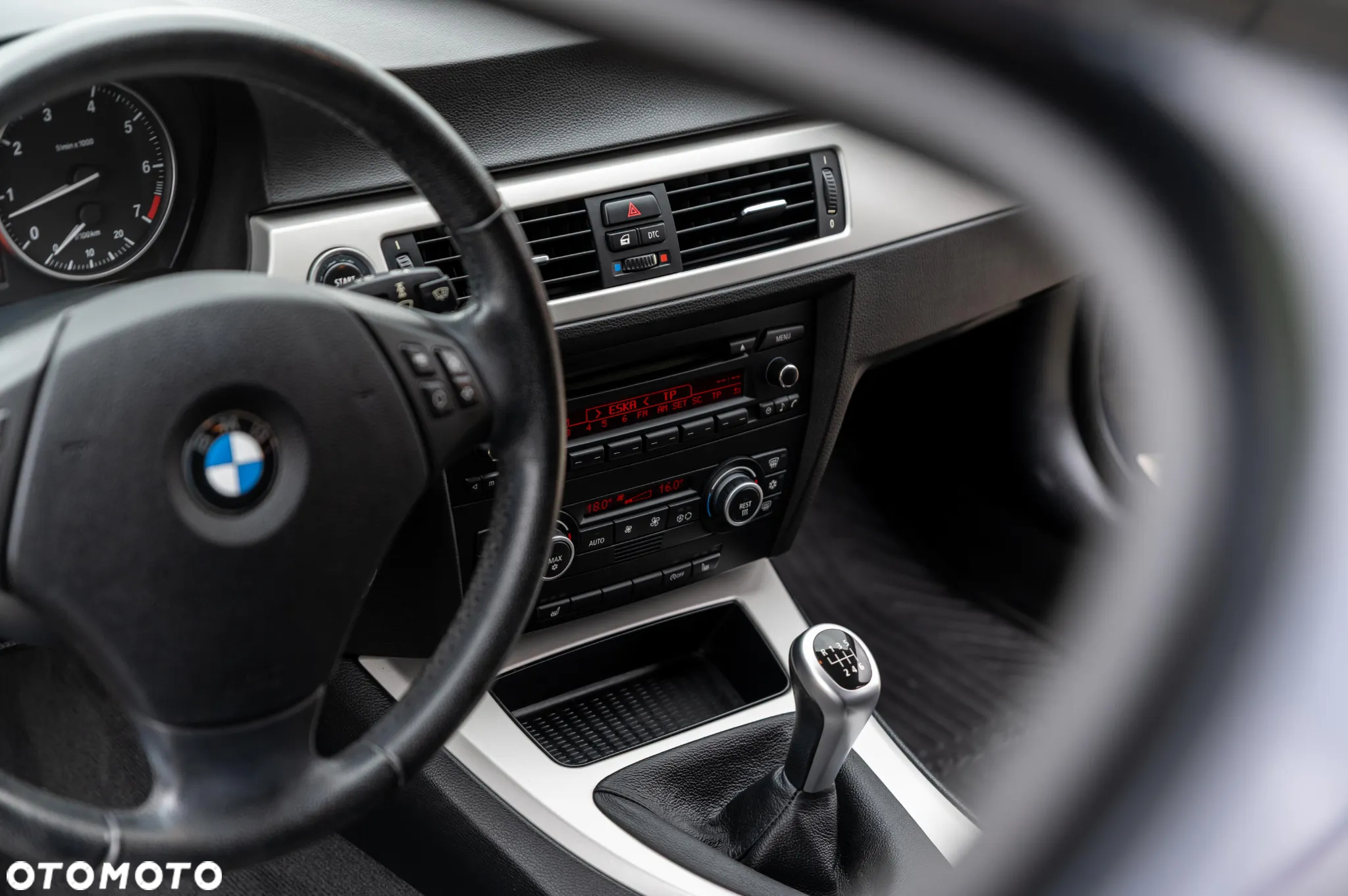 BMW Seria 3 318i - 26