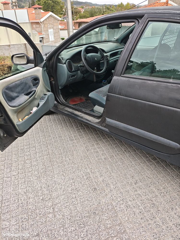 Renault Mégane 1.9 TD RT - 2