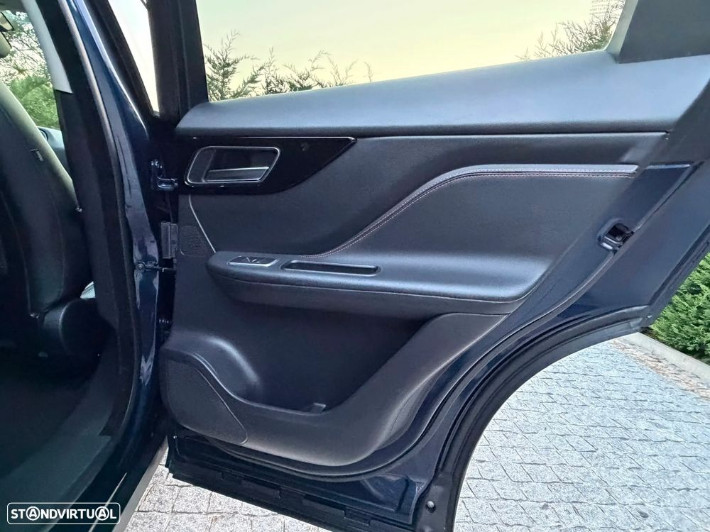 Jaguar F-Pace 2.0 i4D Prestige AWD Aut. - 25
