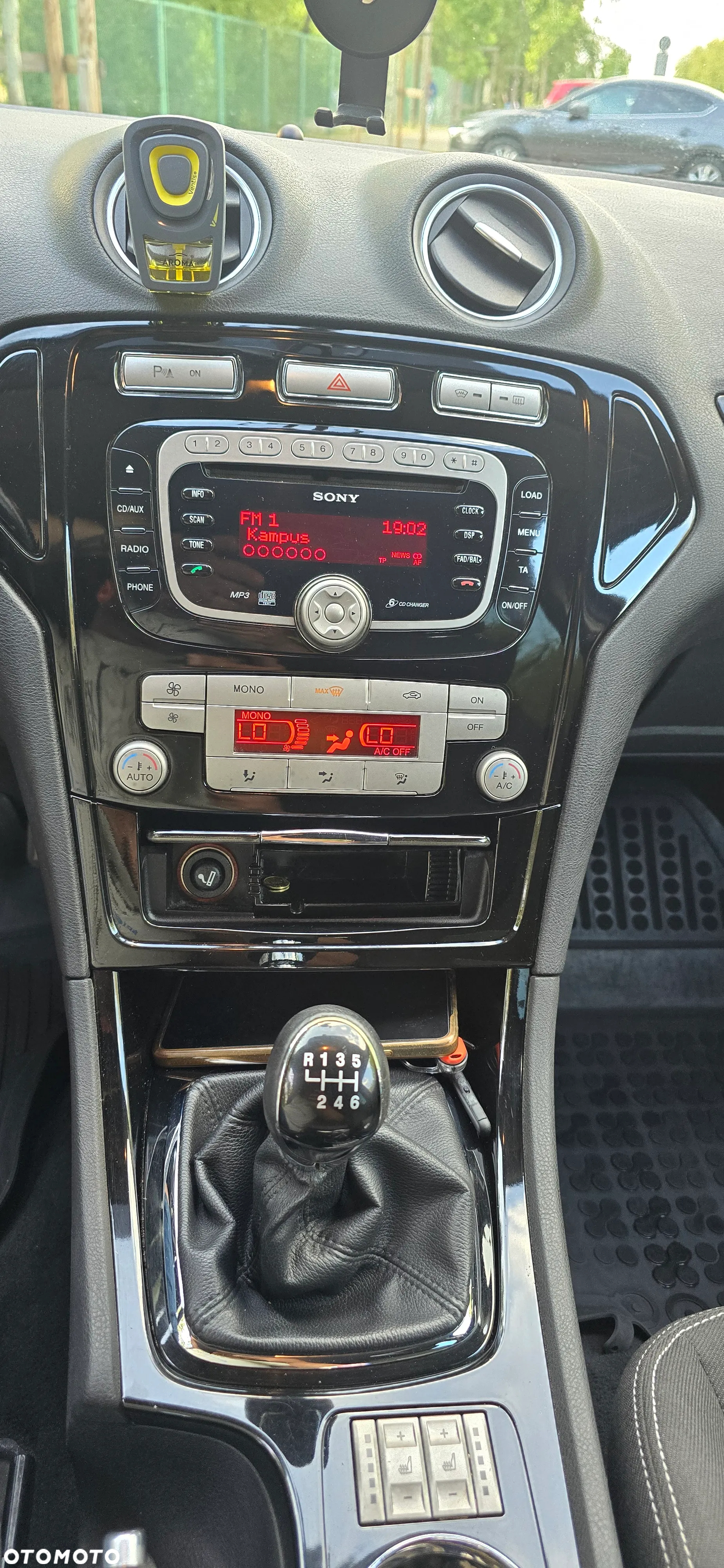 Ford Mondeo - 22