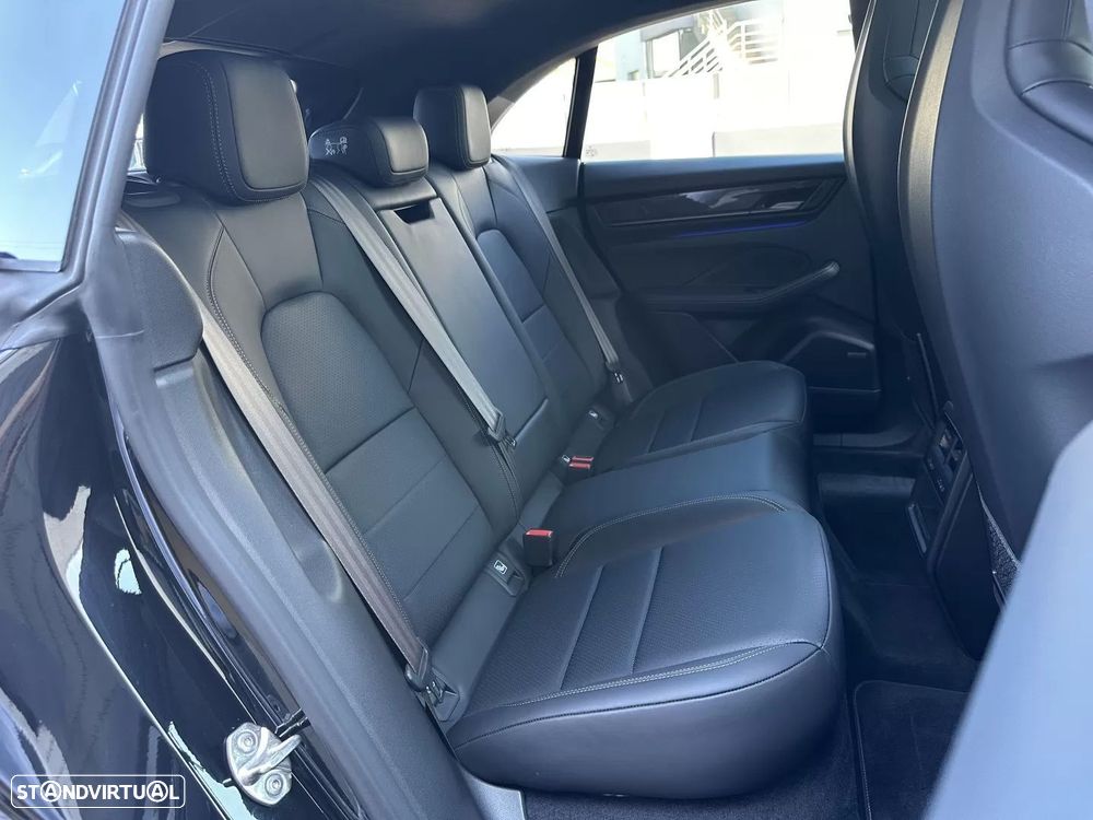 Porsche Macan Electric Turbo - 57
