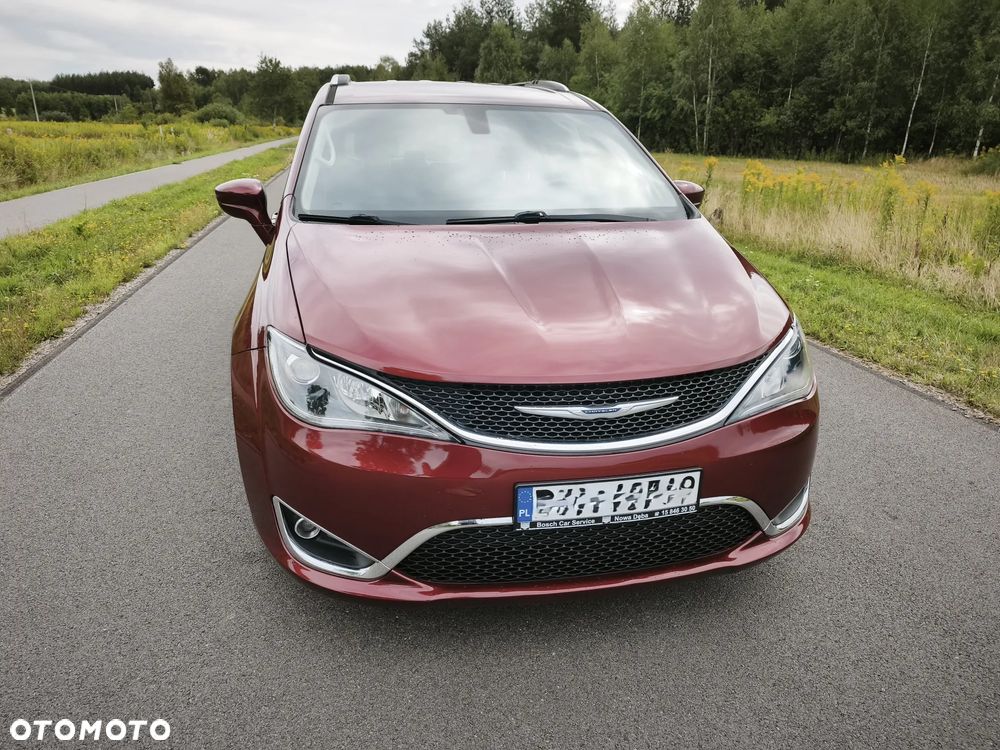 Chrysler Pacifica - 2