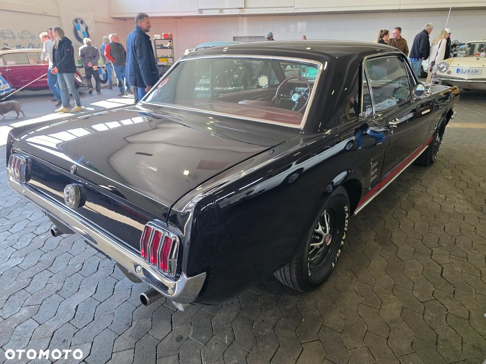 Ford Mustang - 3