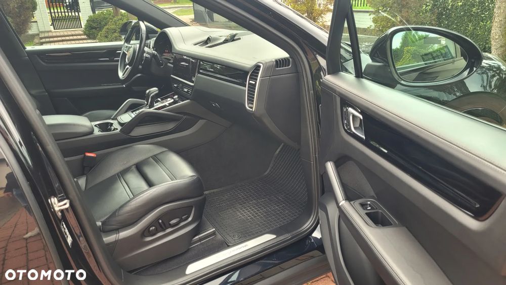 Porsche Cayenne Standard - 19