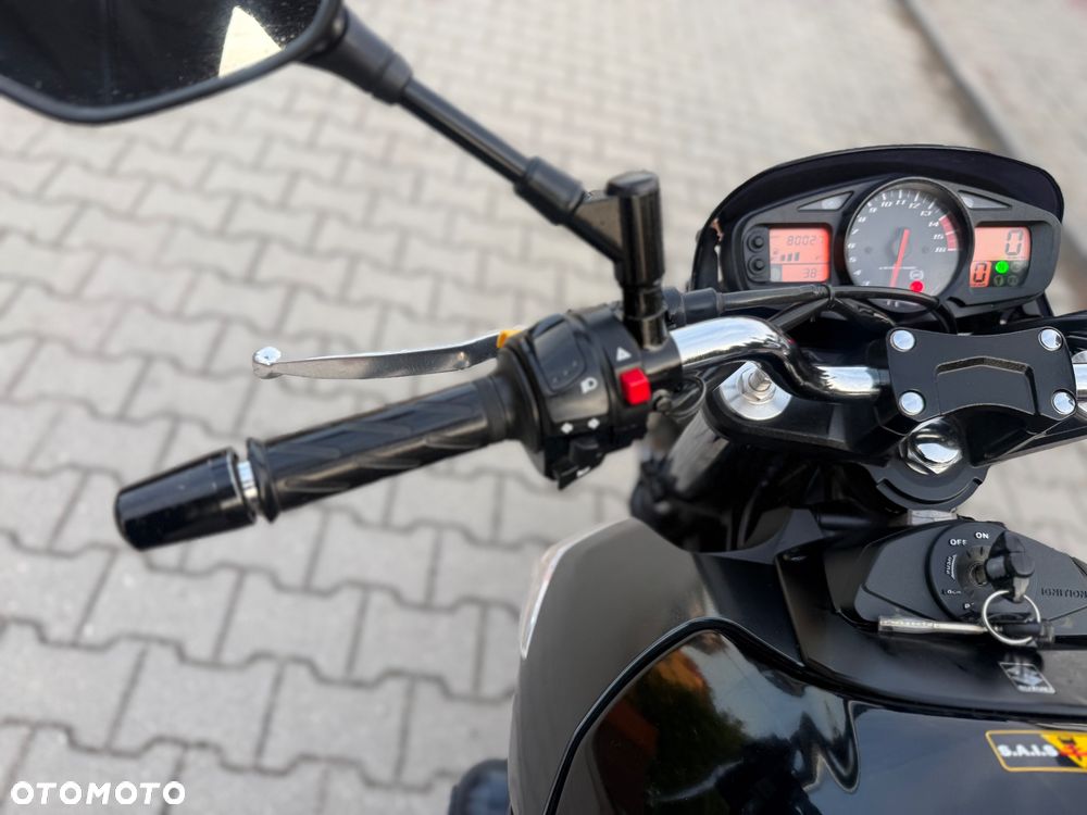Suzuki GSR - 26