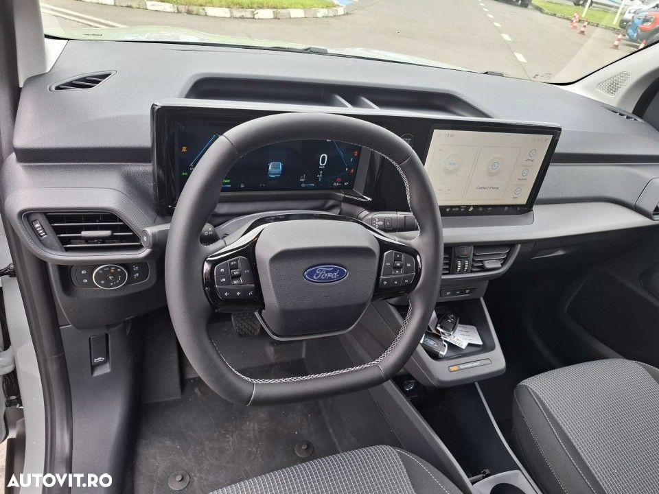 Ford Transit Courier - 14