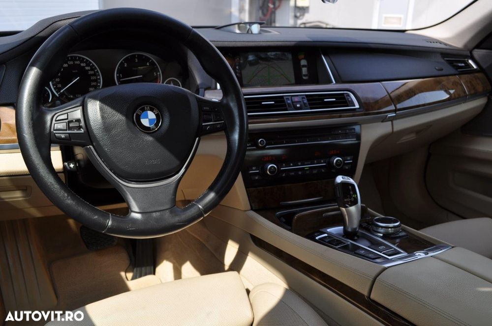 BMW Seria 7 750Ld xDrive - 19