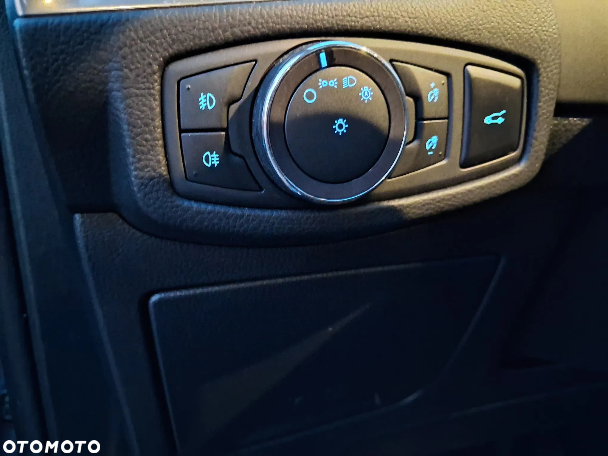 Ford S-Max 2.0 EcoBlue Titanium - 19