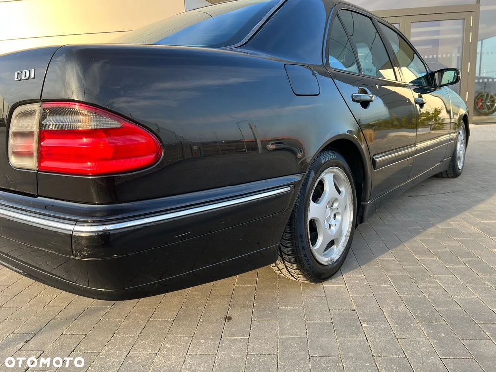 Mercedes-Benz Klasa E - 11