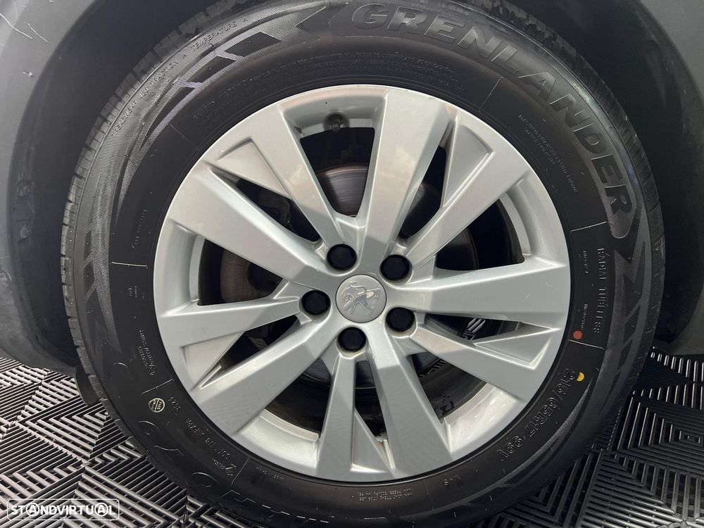 Peugeot 3008 1.5 BlueHDi Allure - 21