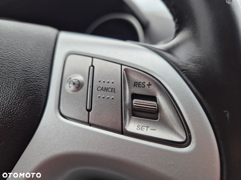 Hyundai ix35 1.7 CRDi Premium 2WD - 19