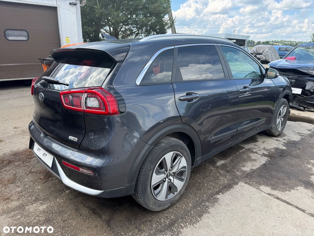Kia Niro 1.6 GDI 2WD Vision - 2