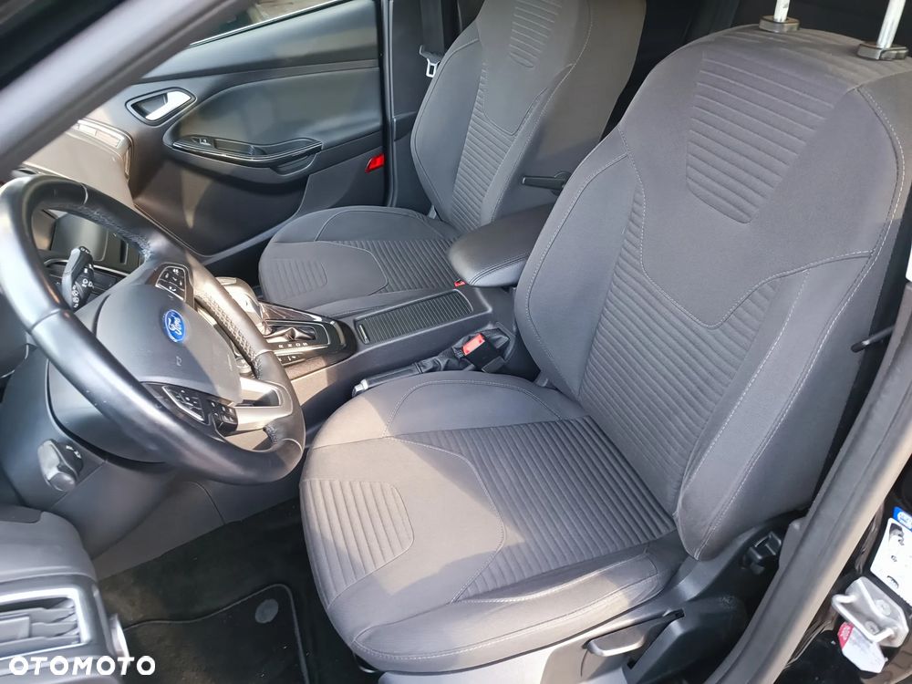 Ford Focus 1.5 EcoBoost Start-Stopp-System TITANIUM - 24