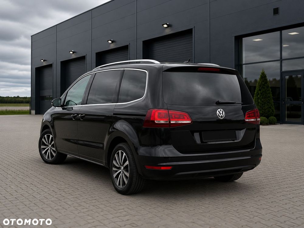 Volkswagen Sharan 2.0 TDI Highline DSG - 2