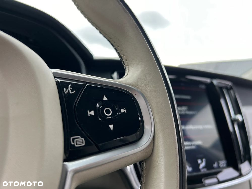 Volvo V90 Cross Country D5 AWD Pro - 34