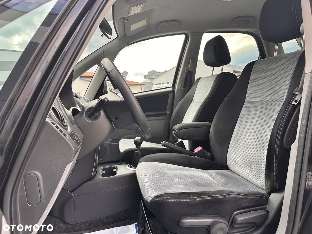 Suzuki SX4 1.6 VVT 4x4 Style - 12