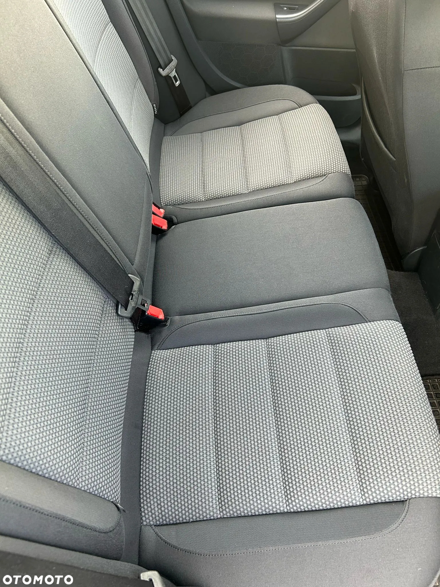 Volkswagen Golf VI 1.6 TDI Comfortline - 11