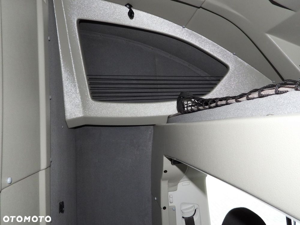 Volkswagen CRAFTER  PLANDEKA 10 PALET WEBASTO TEMPOMAT LEDY  180KM - 38